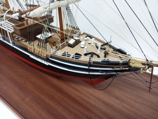 RRS Discovery Model Ship - PSM9275