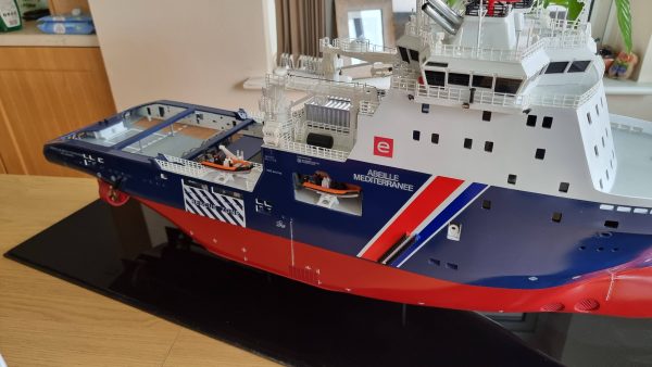 Abeilles Offshore support vessel Model Ship - IL010