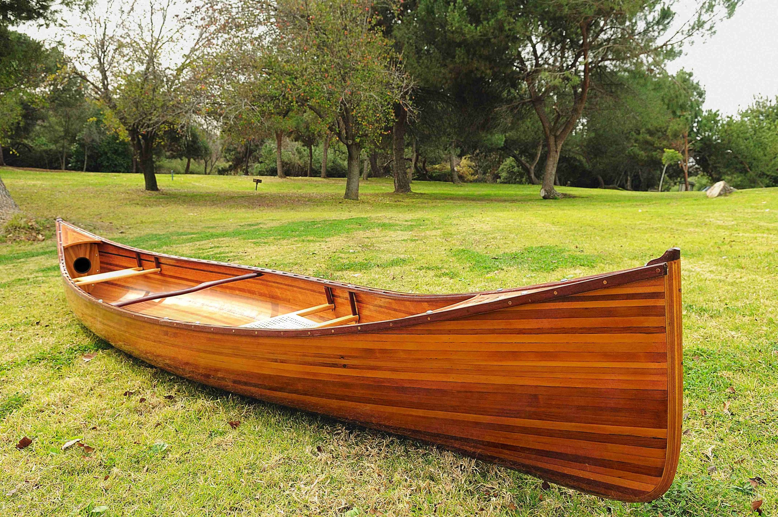 Canoe (18ft) - OMH (K002)