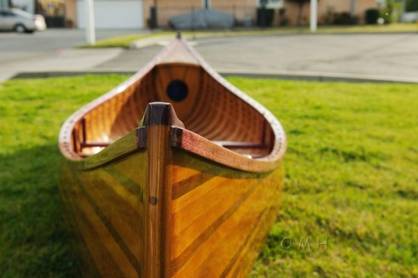 Ribbed Canoe With Curved bow (10ft) - OMH (K034)