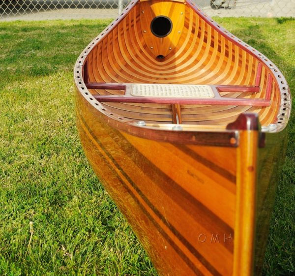 Ribbed Canoe With Curved bow (10ft) - OMH (K034)