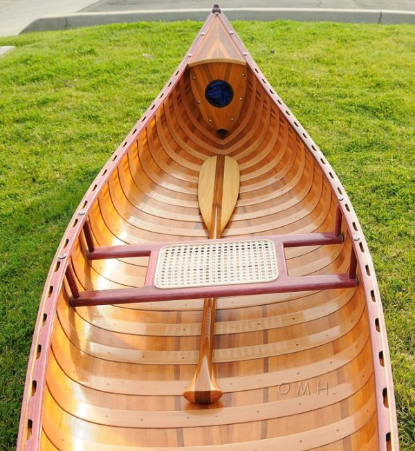 Ribbed Canoe With Curved bow (10ft) - OMH (K034)