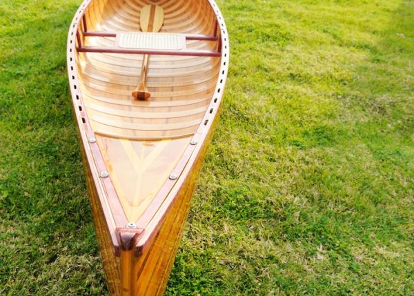 Ribbed Canoe With Curved bow (10ft) - OMH (K034)