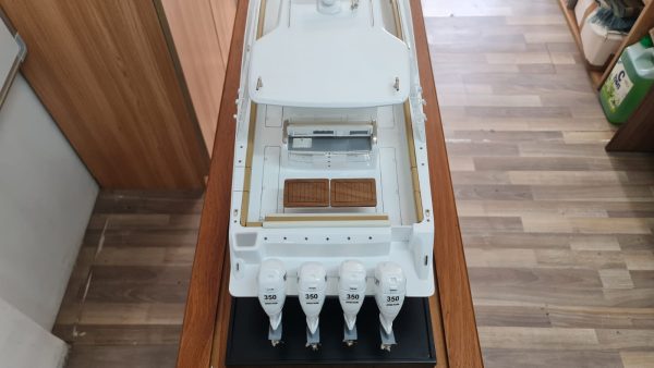 Boston Whaler 420 Model - PSM0032