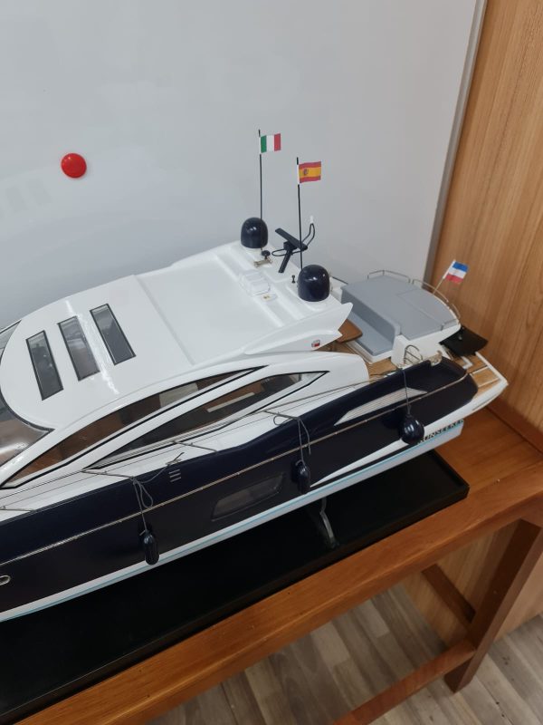 Sunseeker Predator 64 Model Yacht - PSM0037