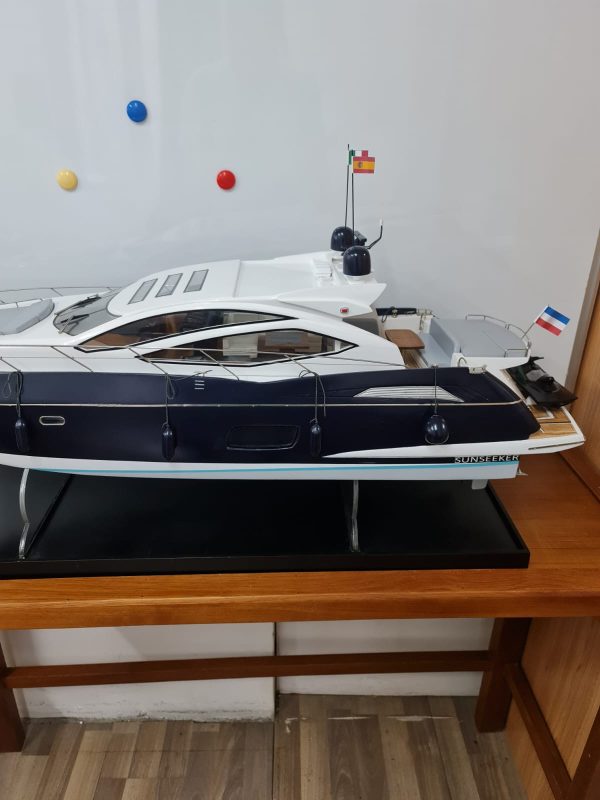 Sunseeker Predator 64 Model Yacht - PSM0037