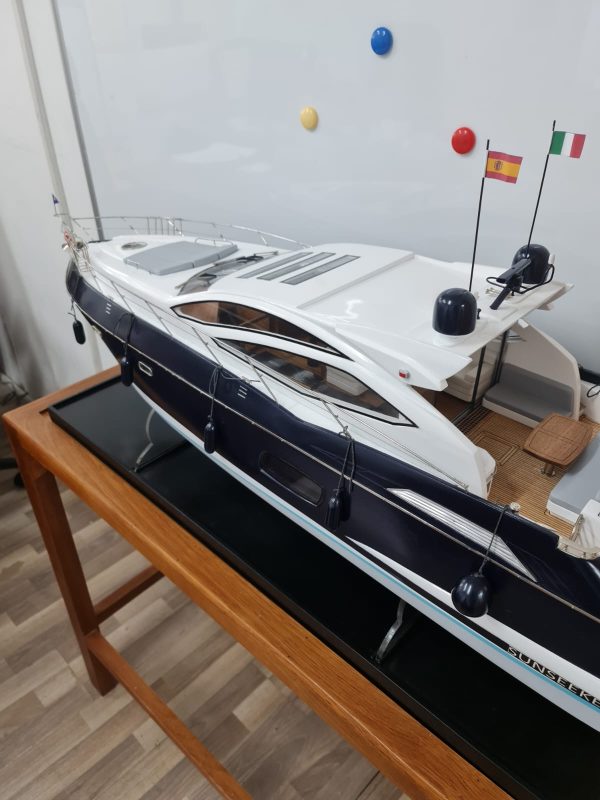 Sunseeker Predator 64 Model Yacht - PSM0037