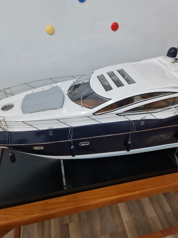 Sunseeker Predator 64 Model Yacht - PSM0037