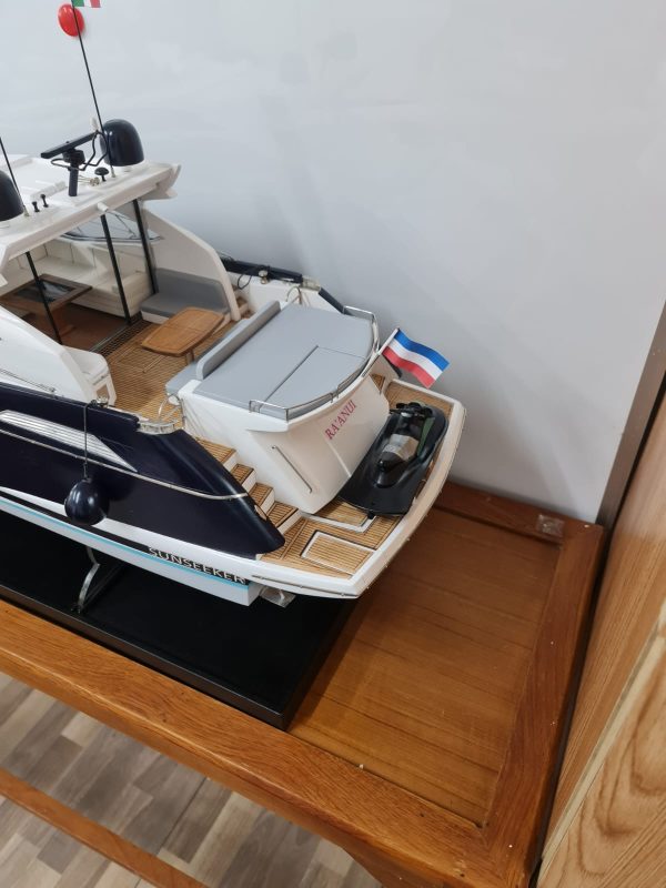 Sunseeker Predator 64 Model Yacht - PSM0037