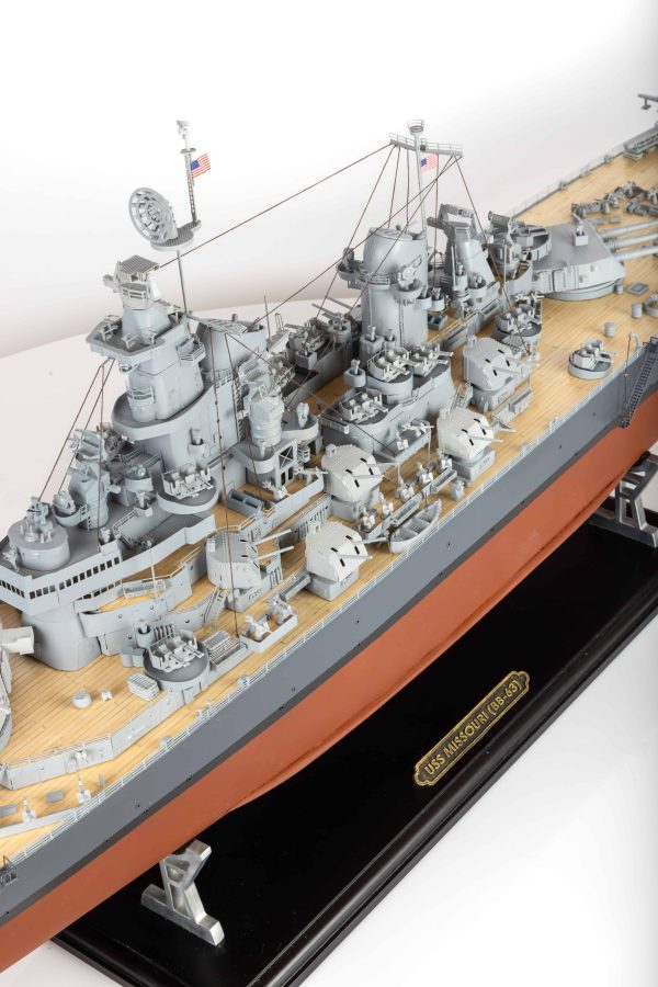 USS Missouri BB-63 Model Ship - Occre (16002)