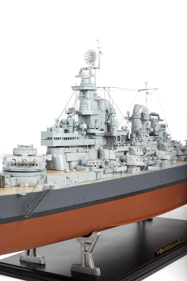 USS Missouri BB-63 Model Ship - Occre (16002)