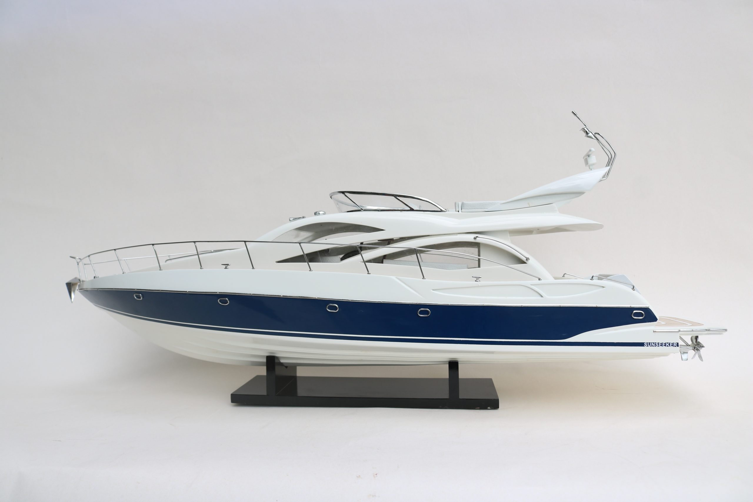 SUNSEEKER 64 Model Yacht - GN (SB0039P) OTW