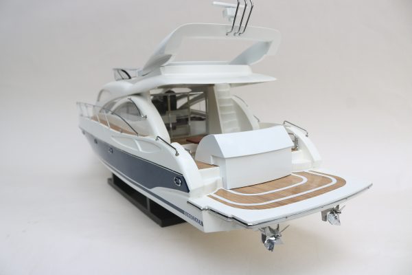 SUNSEEKER 64 Model Yacht - GN (SB0039P) OTW