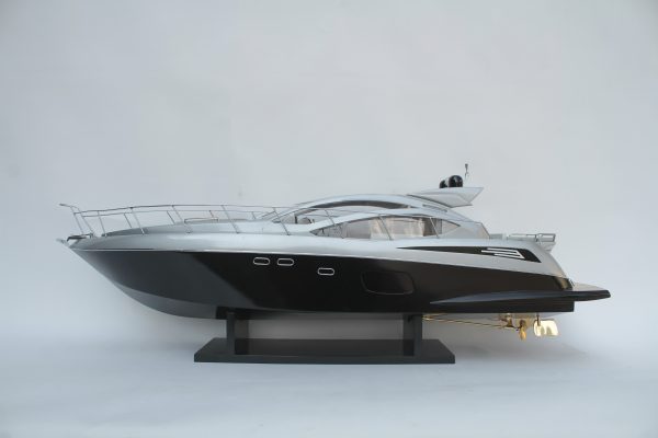 SUNSEEKER PREADTOR 64 Model Ship - GN (CM0083P-90) OTW