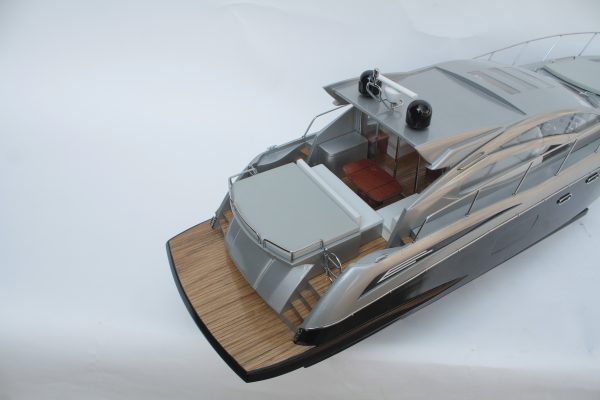 SUNSEEKER PREADTOR 64 Model Ship - GN (CM0083P-90) OTW