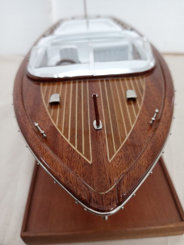 Boesch 710 Model Boat – PSM5432