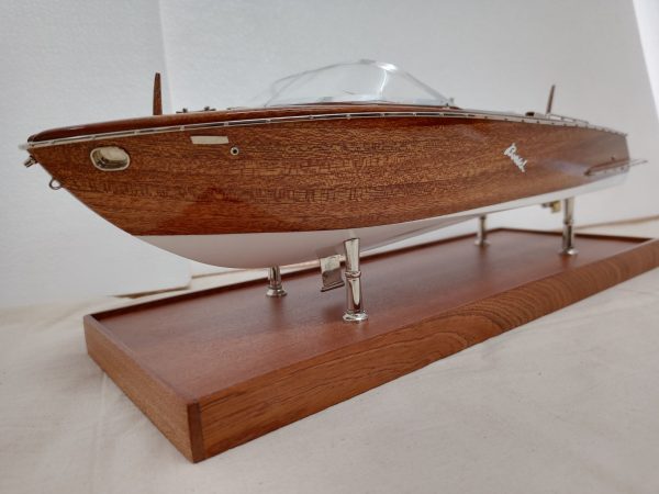 Boesch 710 Model Boat – PSM5432