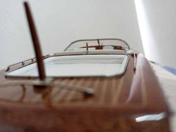 Boesch 710 Model Boat – PSM5432