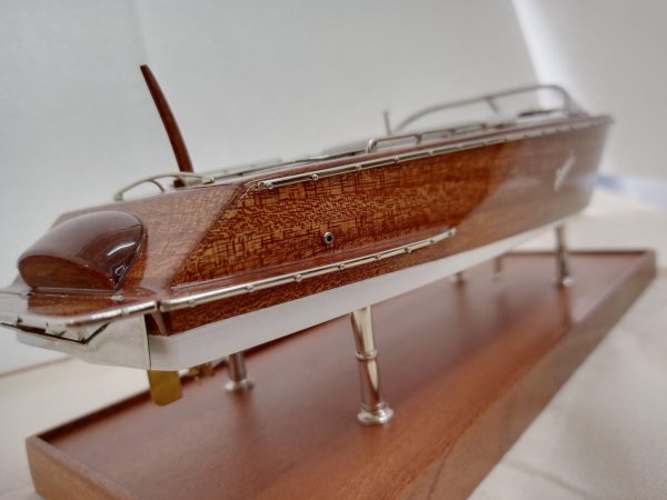 Boesch 710 Model Boat – PSM5432