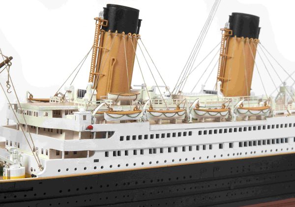 Titanic Model Ship Kit – Occre (14009)