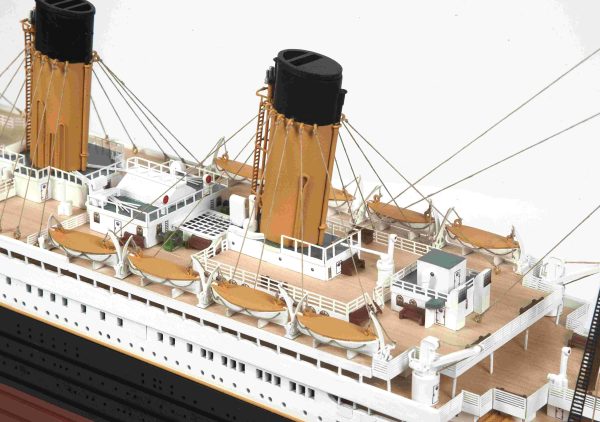 Titanic Model Ship Kit – Occre (14009)