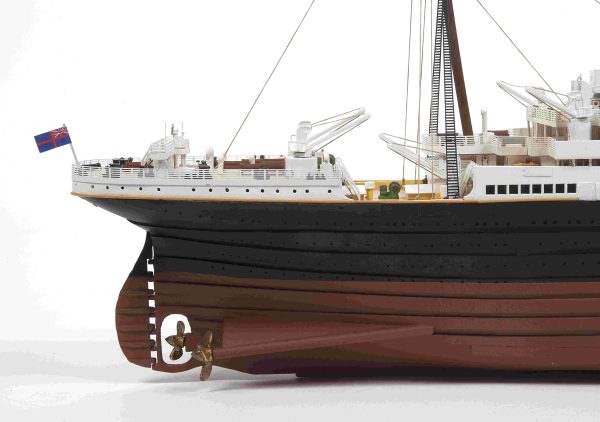 Titanic Model Ship Kit – Occre (14009)