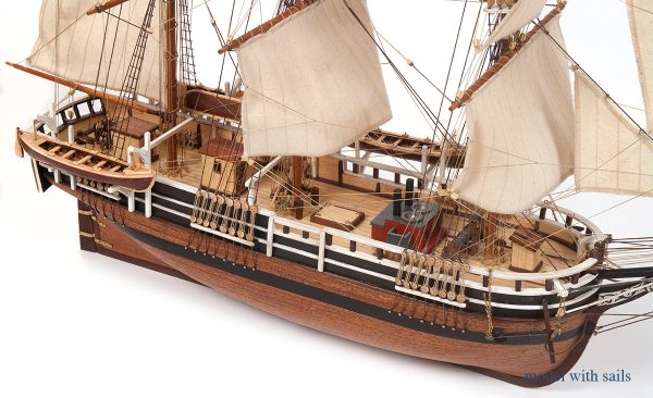 Essex Model Ship Kit (with Sails) - Occre (12006)