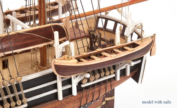 Essex Model Ship Kit (with Sails) - Occre (12006)