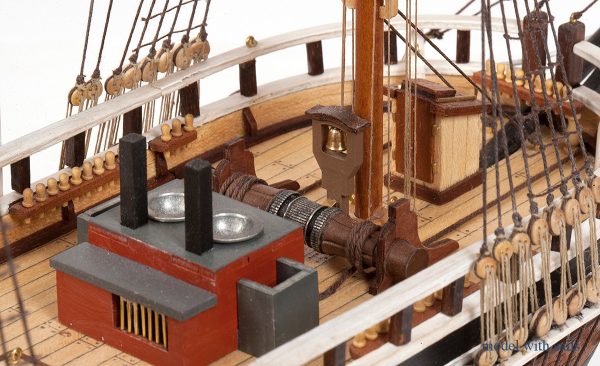 Essex Model Ship Kit (with Sails) - Occre (12006)